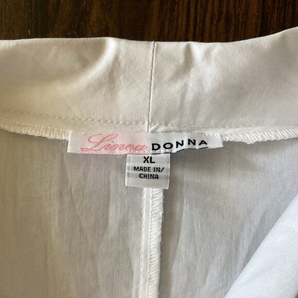 Linea Donna Button Down Shirt - Picture 2 of 5